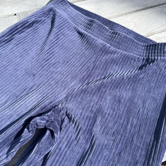 Aerie Ribbed Groove On Velour Flare Leggings - Picture 2 of 4